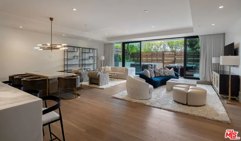 8420 W Sunset Boulevard 405, West Hollywood, California 90069