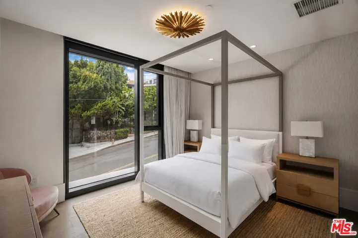 8420 W Sunset Boulevard 405, West Hollywood, California 90069