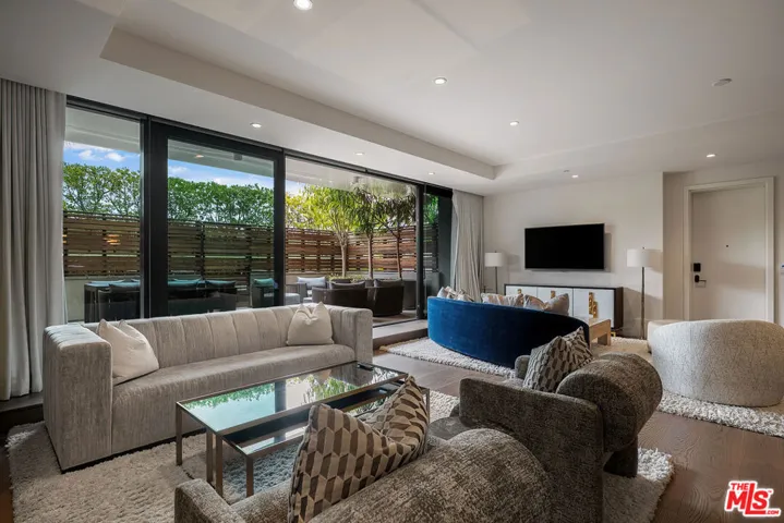 8420 W Sunset Boulevard 405, West Hollywood, California 90069