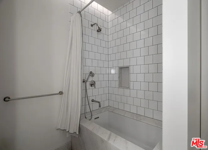 8420 W Sunset Boulevard 405, West Hollywood, California 90069