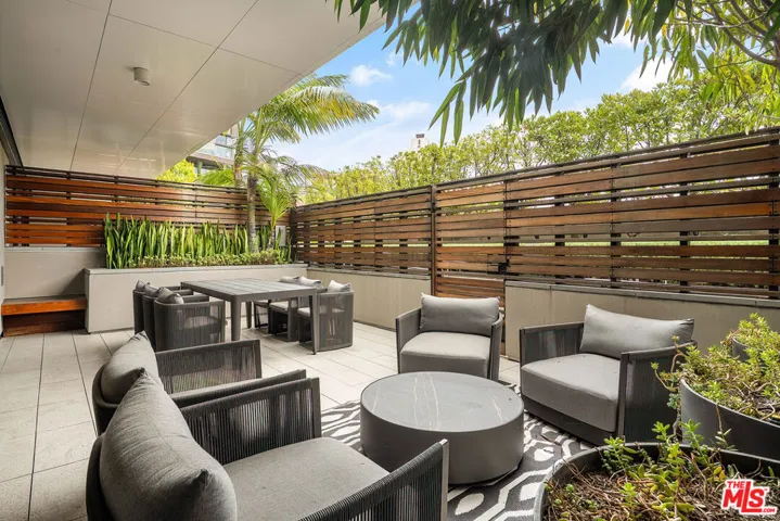 8420 W Sunset Boulevard 405, West Hollywood, California 90069