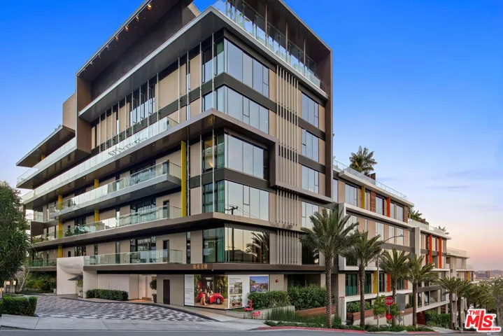 8420 W Sunset Boulevard 405, West Hollywood, California 90069