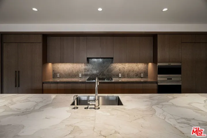 8420 W Sunset Boulevard 405, West Hollywood, California 90069