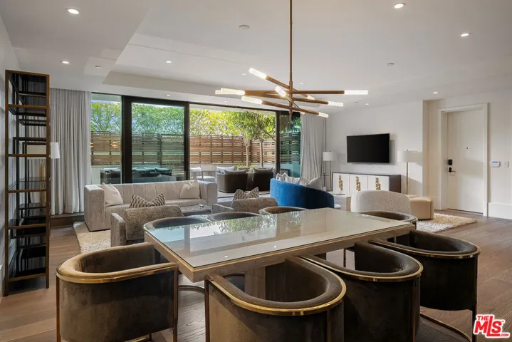 8420 W Sunset Boulevard 405, West Hollywood, California 90069
