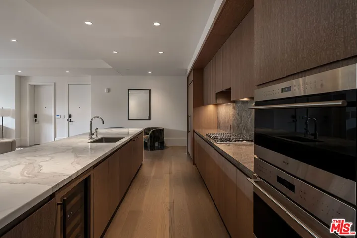 8420 W Sunset Boulevard 405, West Hollywood, California 90069