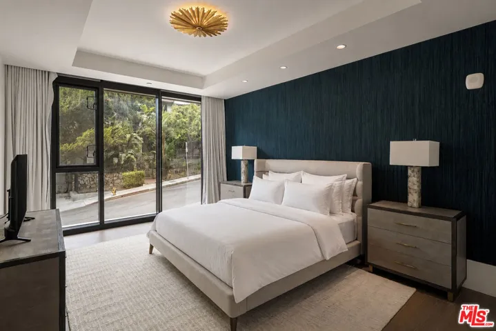 8420 W Sunset Boulevard 405, West Hollywood, California 90069