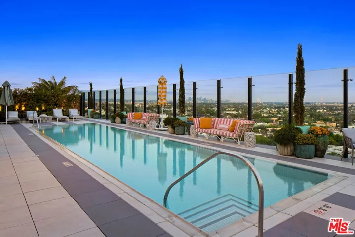 8420 W Sunset Boulevard 405, West Hollywood, California 90069