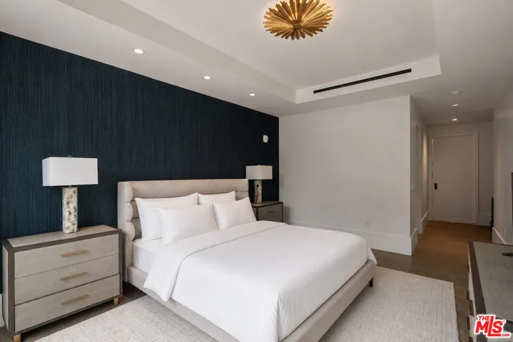 8420 W Sunset Boulevard 405, West Hollywood, California 90069