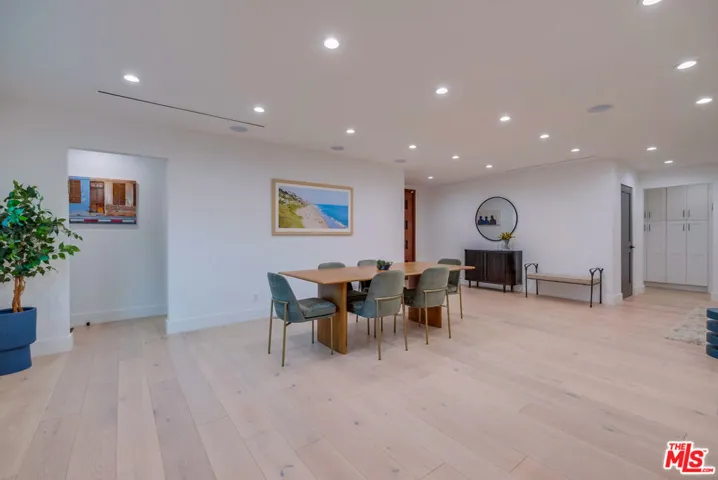 5715 Corteen Place, Valley Village, California 91607