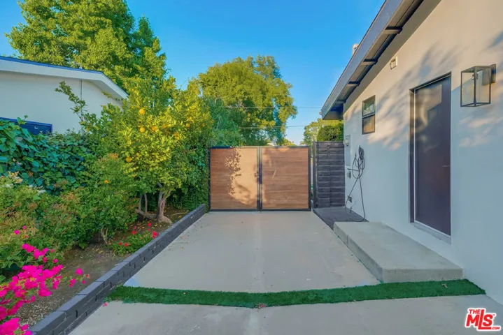 5715 Corteen Place, Valley Village, California 91607