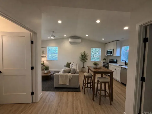 This room has been virtually staged.