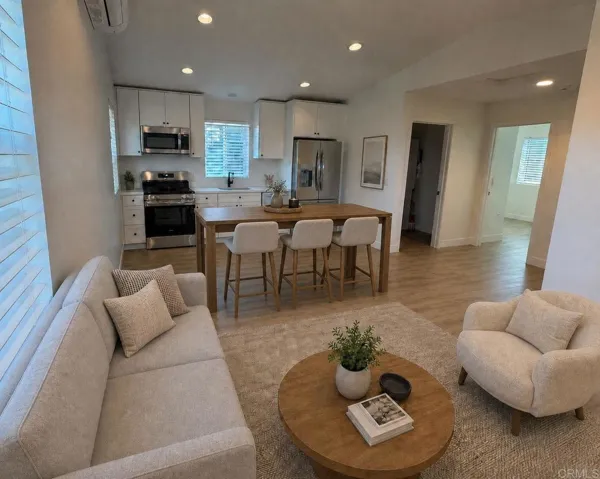 This room has been virtually staged.