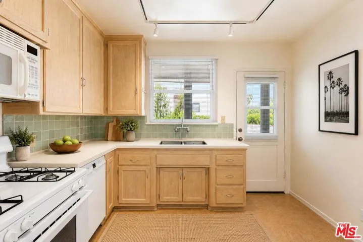 8921 1/2 Rangely Avenue, West Hollywood, California 90048