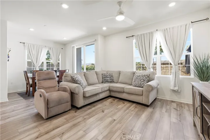 22760 Harmony Drive, Saugus, California 91350