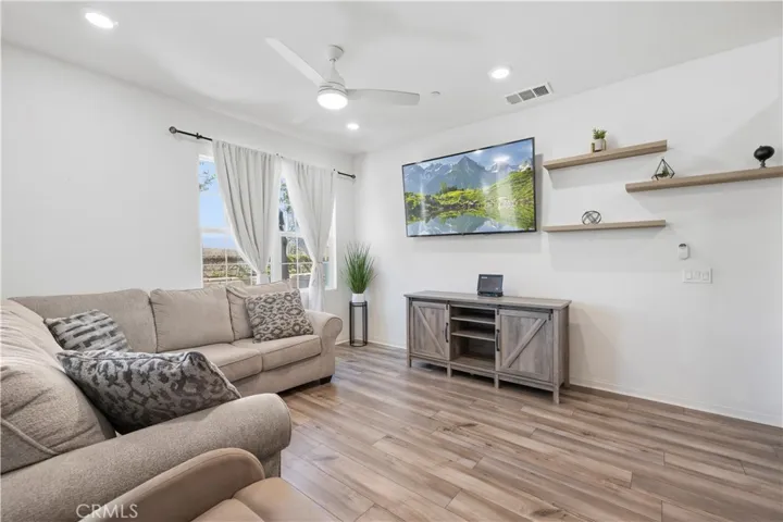 22760 Harmony Drive, Saugus, California 91350