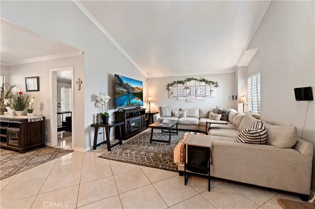 12685 Oriole Avenue, Grand Terrace, California 92313 — photo 5