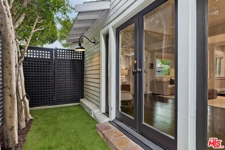 630 Ashland Avenue, Santa Monica, California 90405