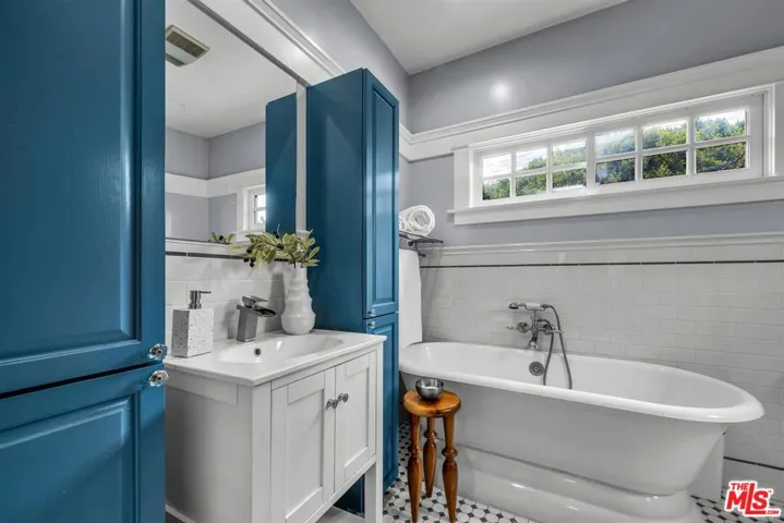 630 Ashland Avenue, Santa Monica, California 90405