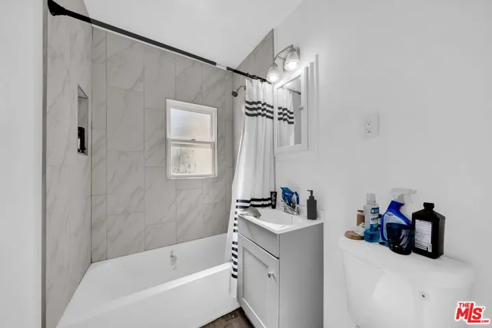 224 W 84th Street, Los Angeles, California 90003