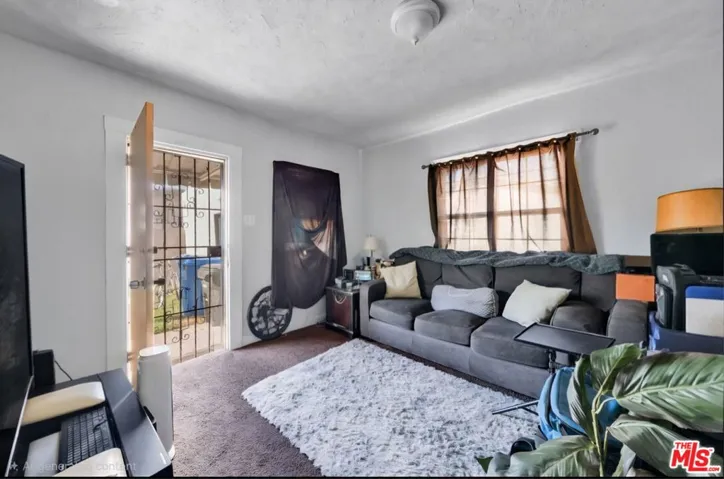 224 W 84th Street, Los Angeles, California 90003