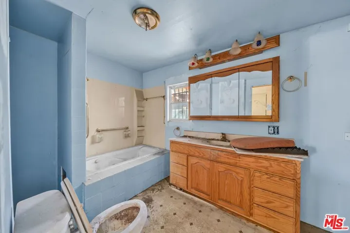 224 W 84th Street, Los Angeles, California 90003