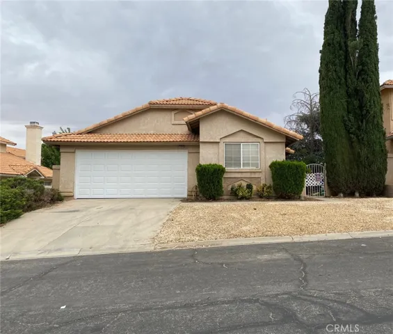 12353 Bridgewood Lane, Victorville, California 92395