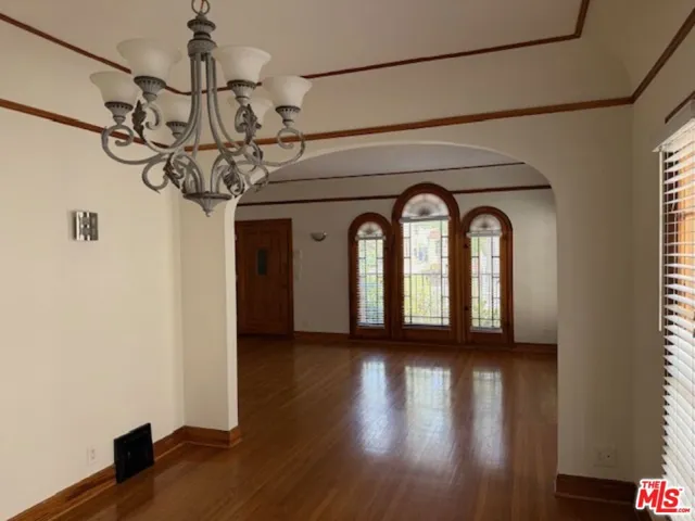 830 S Detroit Street, Los Angeles, California 90036