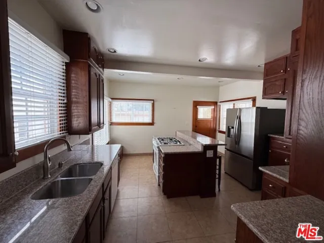 830 S Detroit Street, Los Angeles, California 90036