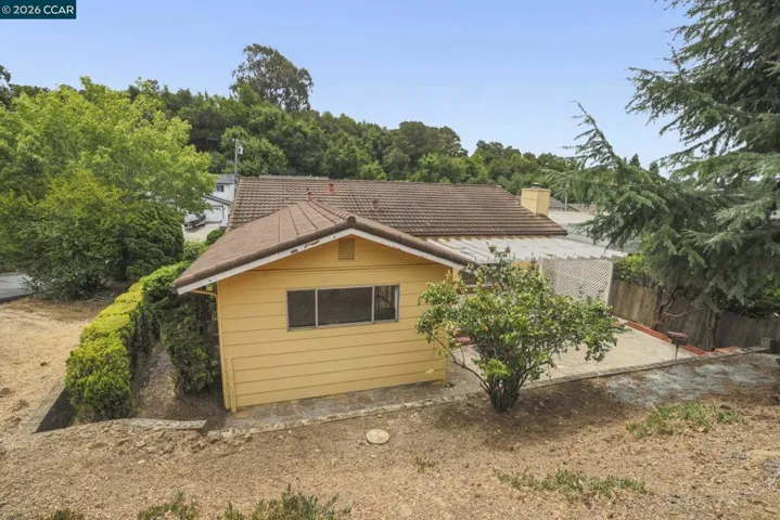 5218 Camino Alta Mira, Castro Valley, California 94546-1526