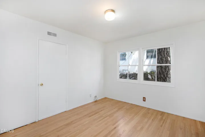 11_Bedroom