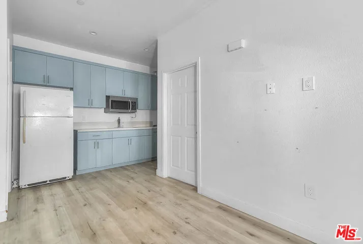 11031 S Burin Avenue, Inglewood, California 90304