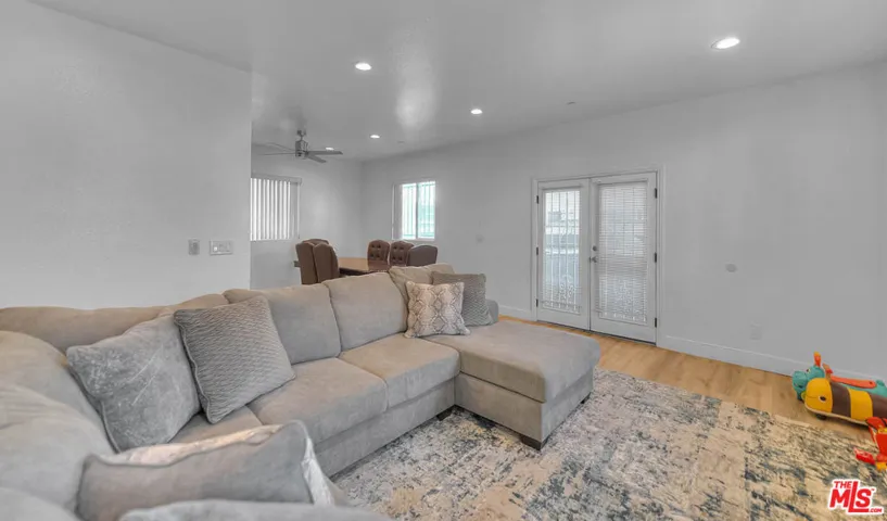 11031 S Burin Avenue, Inglewood, California 90304