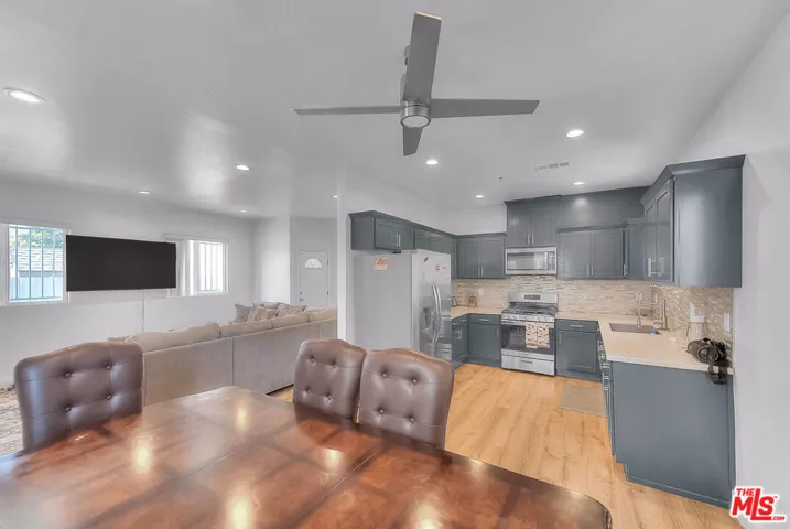 11031 S Burin Avenue, Inglewood, California 90304