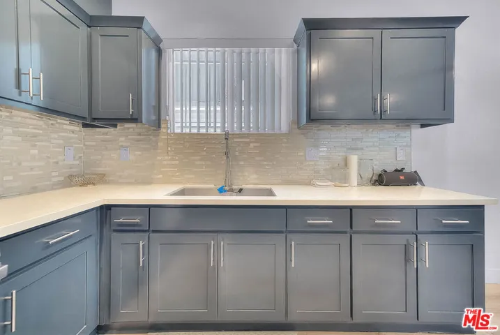 11031 S Burin Avenue, Inglewood, California 90304