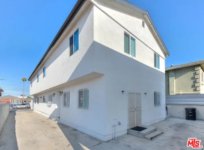 11031 S Burin Avenue, Inglewood, California 90304