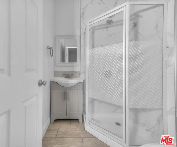 11031 S Burin Avenue, Inglewood, California 90304