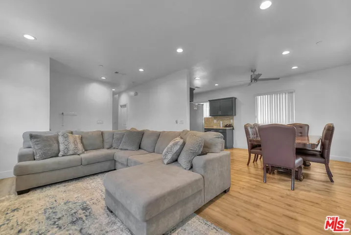 11031 S Burin Avenue, Inglewood, California 90304