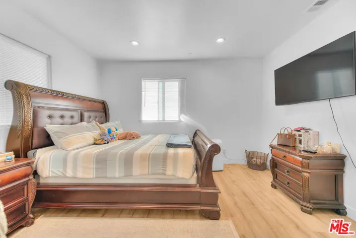 11031 S Burin Avenue, Inglewood, California 90304