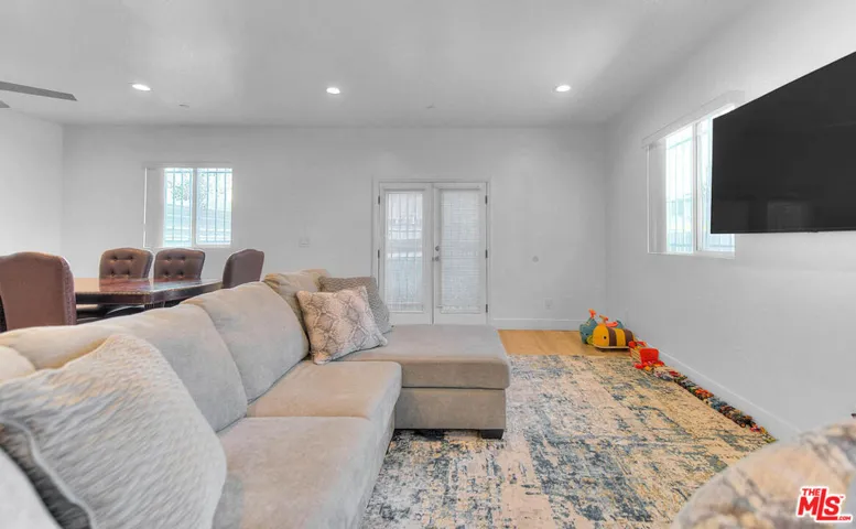 11031 S Burin Avenue, Inglewood, California 90304