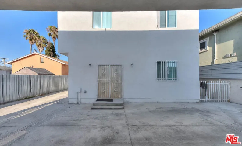11031 S Burin Avenue, Inglewood, California 90304