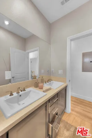 11031 S Burin Avenue, Inglewood, California 90304
