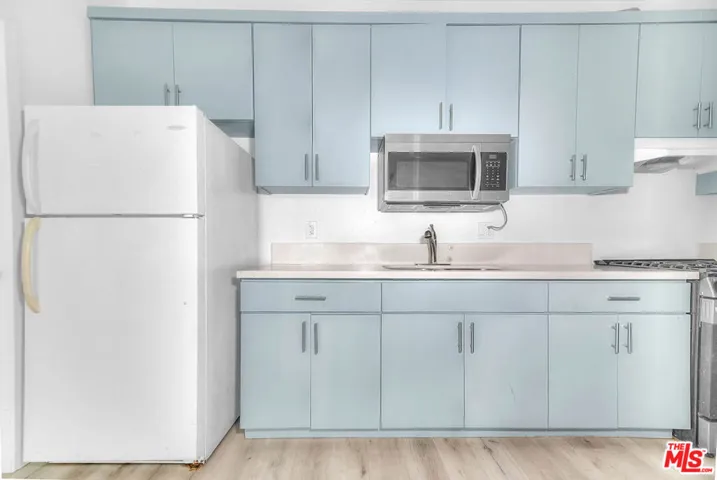 11031 S Burin Avenue, Inglewood, California 90304