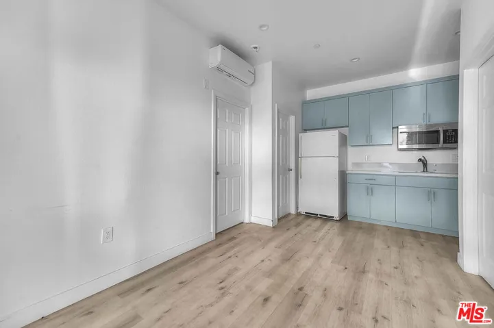11031 S Burin Avenue, Inglewood, California 90304