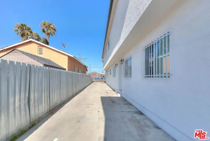 11031 S Burin Avenue, Inglewood, California 90304