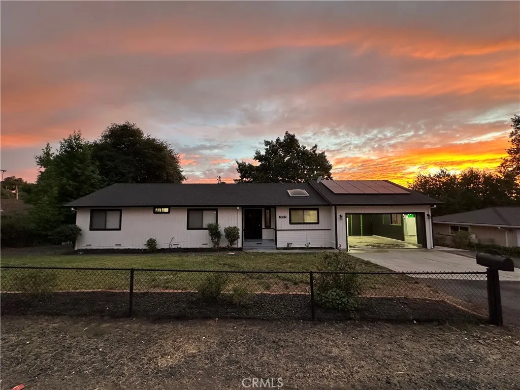20410 Walnut