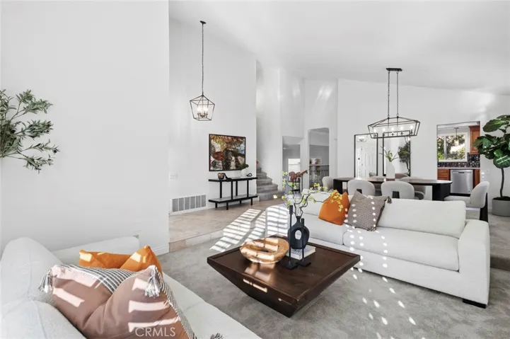 gorgeous living/ding room
