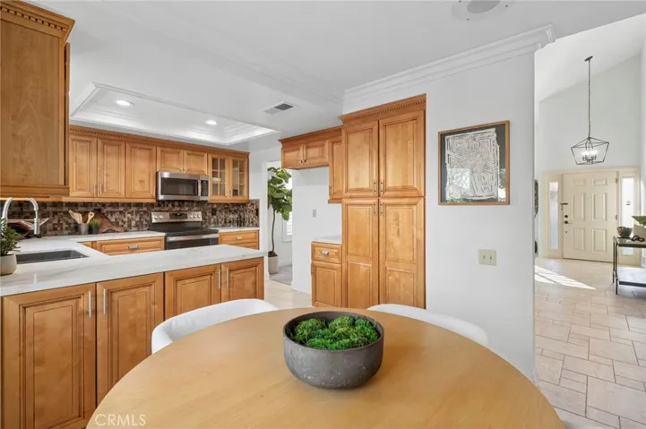 generous prep space, and seamless flow to the dining and family rooms