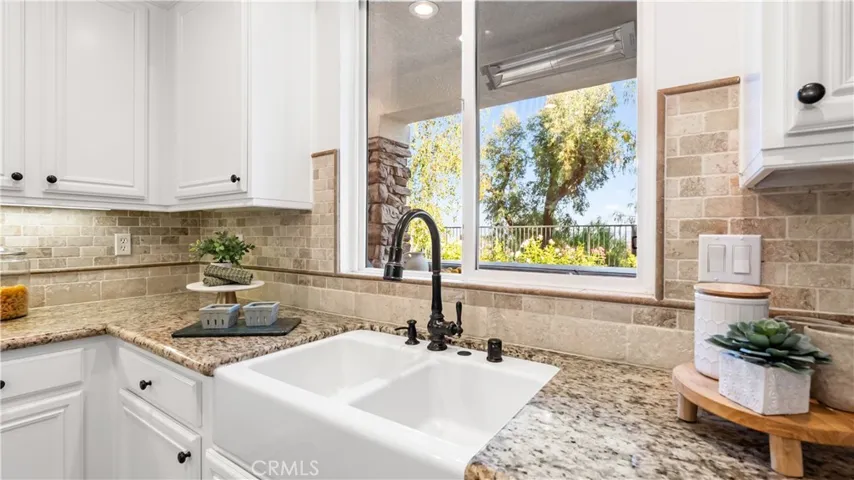 24030 Via Vizcaya, Valencia, California 91354