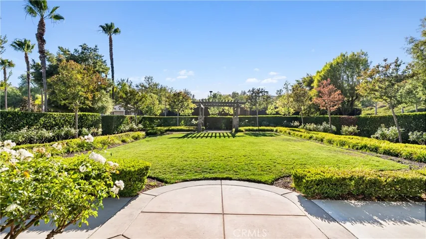 24030 Via Vizcaya, Valencia, California 91354