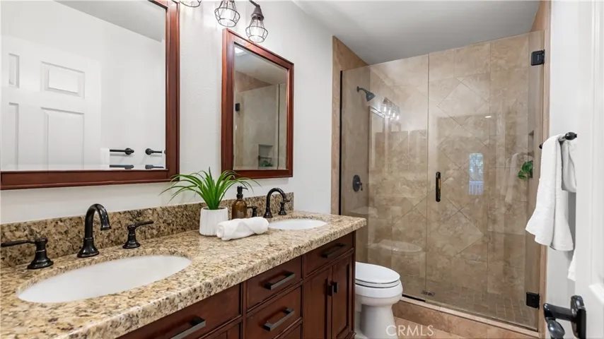 24030 Via Vizcaya, Valencia, California 91354